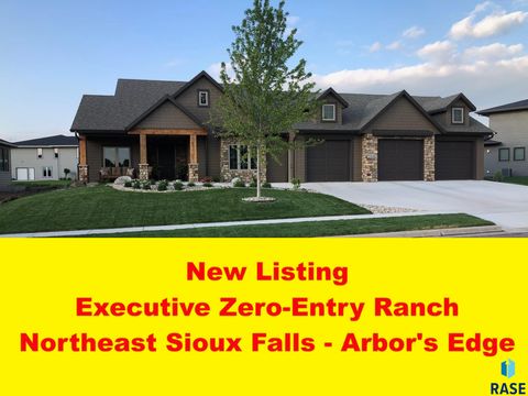 Photo of 1408 S Sugar Maple Dr, Sioux Falls, SD 57110 (MLS # 22600639)