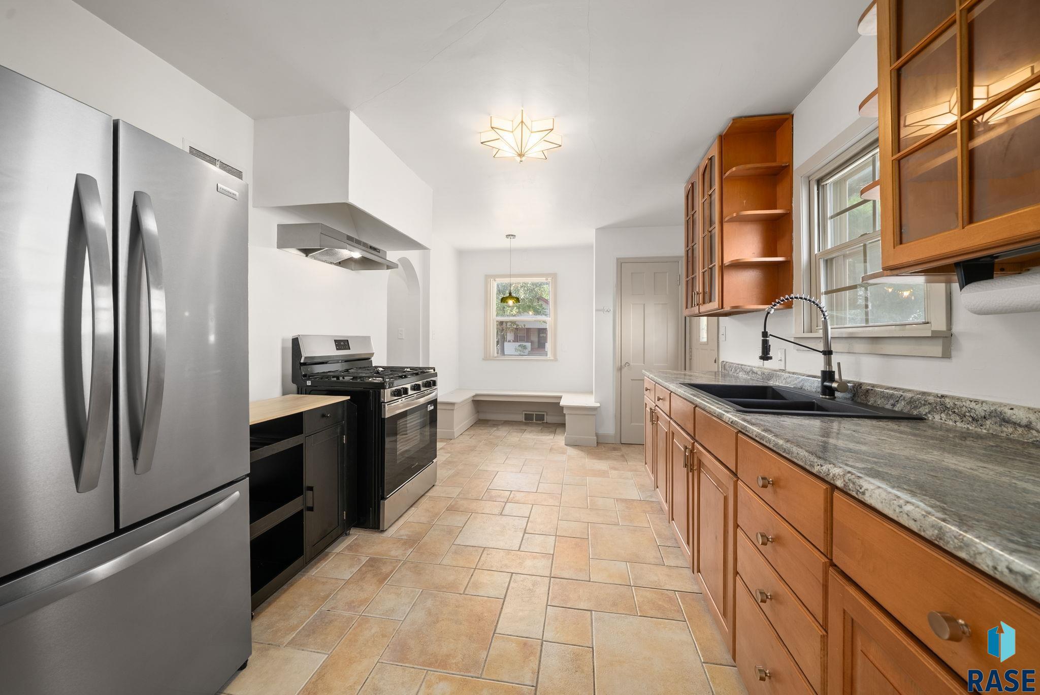 Sioux Falls, South Dakota 57104, United States, 3 Bedrooms Bedrooms, ,2 BathroomsBathrooms,Residential,Active,256505