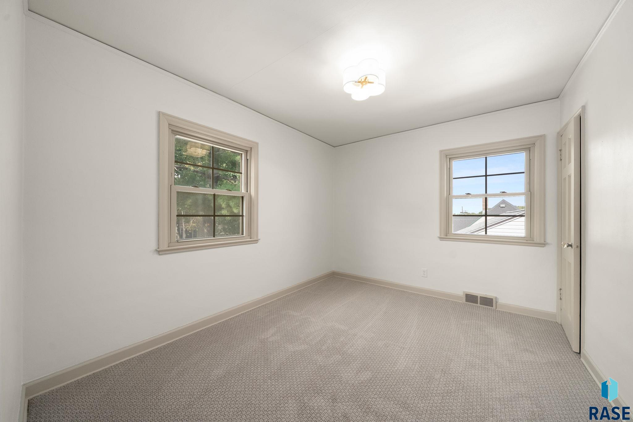 Sioux Falls, South Dakota 57104, United States, 3 Bedrooms Bedrooms, ,2 BathroomsBathrooms,Residential,Active,256505