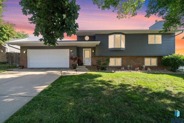 1224 S DUNHAM CIR, SIOUX FALLS, SD 57106 - Image dbcaa08a0c642cb7d67f57d128fa8420/3230111344