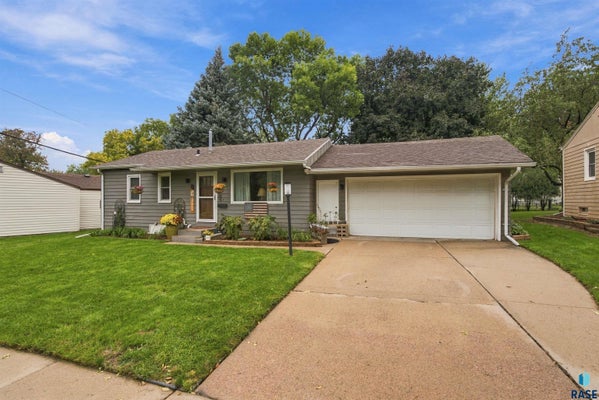 1705 S COMET RD, SIOUX FALLS, SD 57103 - Image dcc2d05cf73cebc5b4f96a602d6b9cdc/4081572816