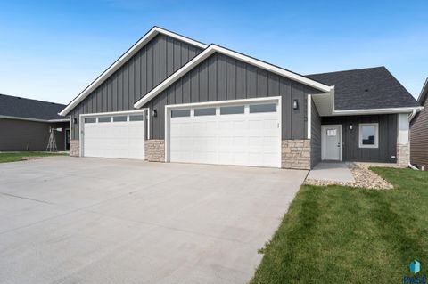 Townhouse For Rent - 1113 S Foss Avenue<br/> Minnehaha County, Sioux Falls, SD 57110