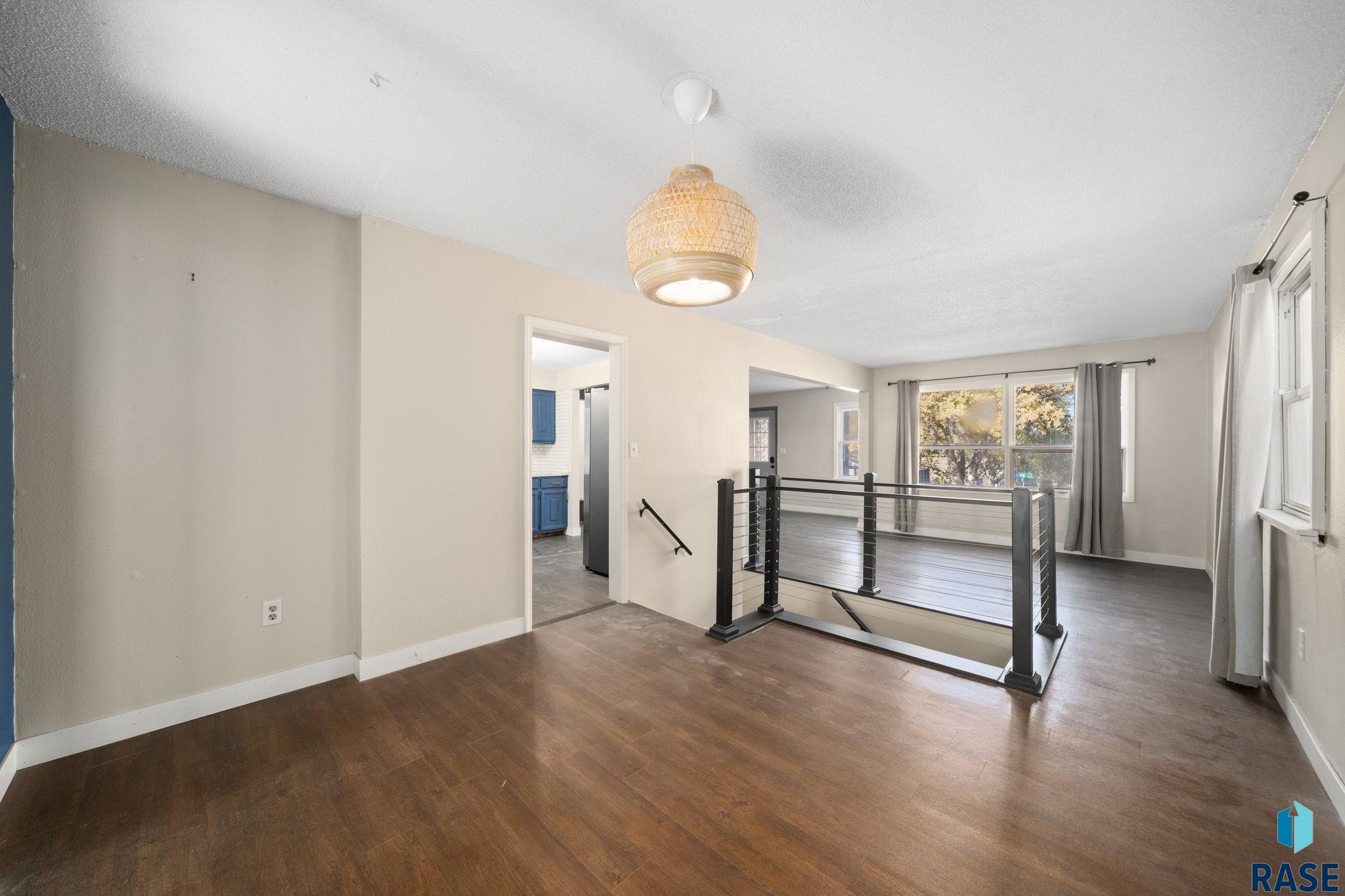 Sioux Falls, South Dakota 57104, United States, 3 Bedrooms Bedrooms, ,2 BathroomsBathrooms,Residential,Active,240643