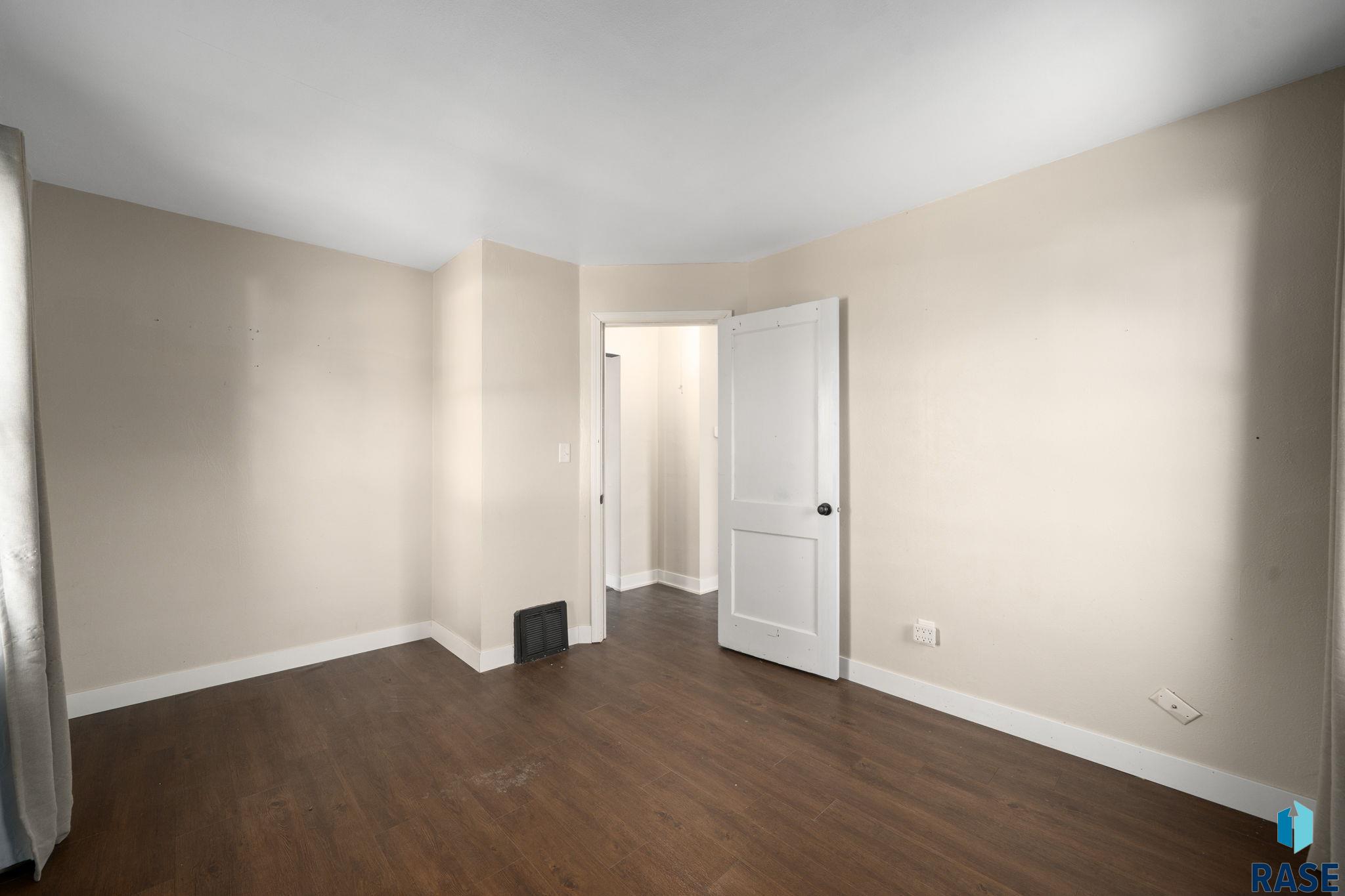 Sioux Falls, South Dakota 57104, United States, 3 Bedrooms Bedrooms, ,2 BathroomsBathrooms,Residential,Active,240643