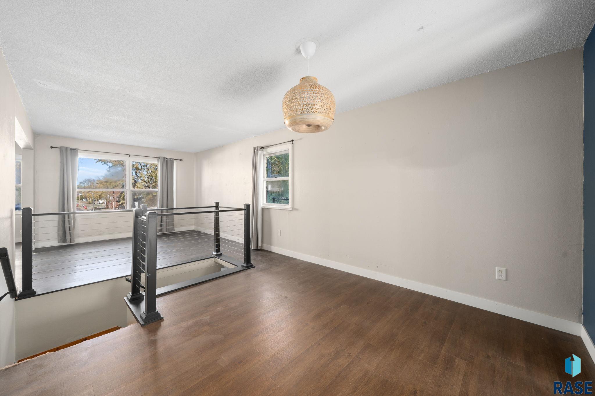 Sioux Falls, South Dakota 57104, United States, 3 Bedrooms Bedrooms, ,2 BathroomsBathrooms,Residential,Active,240643