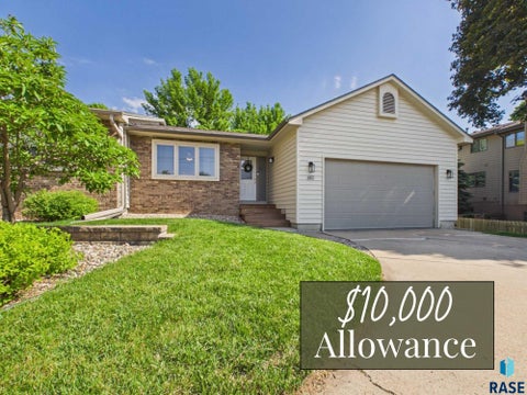 Homes For Sale - 610 E 57th Street<br/> Sioux Falls, NJ 57108