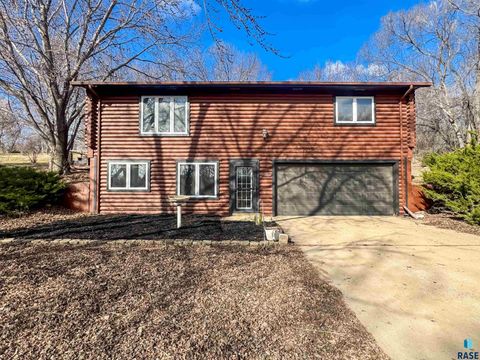 Photo of 6209 N Western Ave, Sioux Falls, SD 57107 (MLS # 22602124)