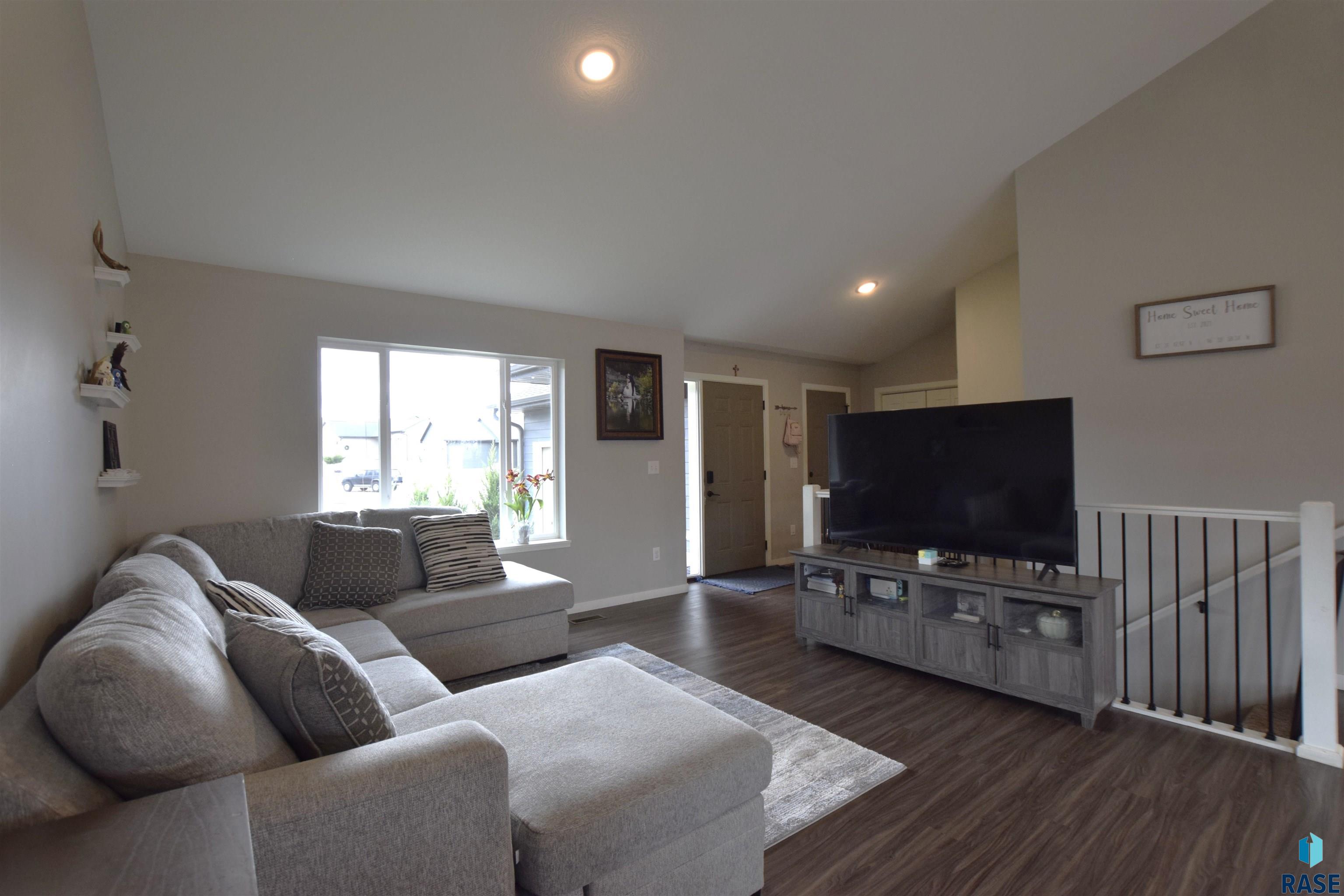 1028 N Mable Cir
