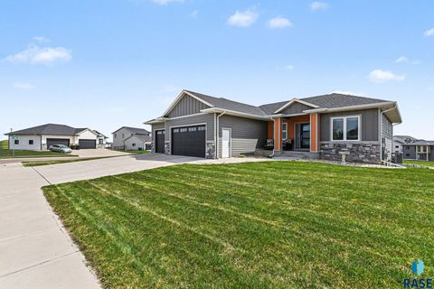 Photo of 1900 S Firefly Dr, Sioux Falls, SD 57110 (MLS # 22602826)