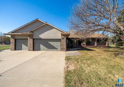 Photo of 27121 Morning Glory Ave, Harrisburg, SD 57032 (MLS # 22604570)