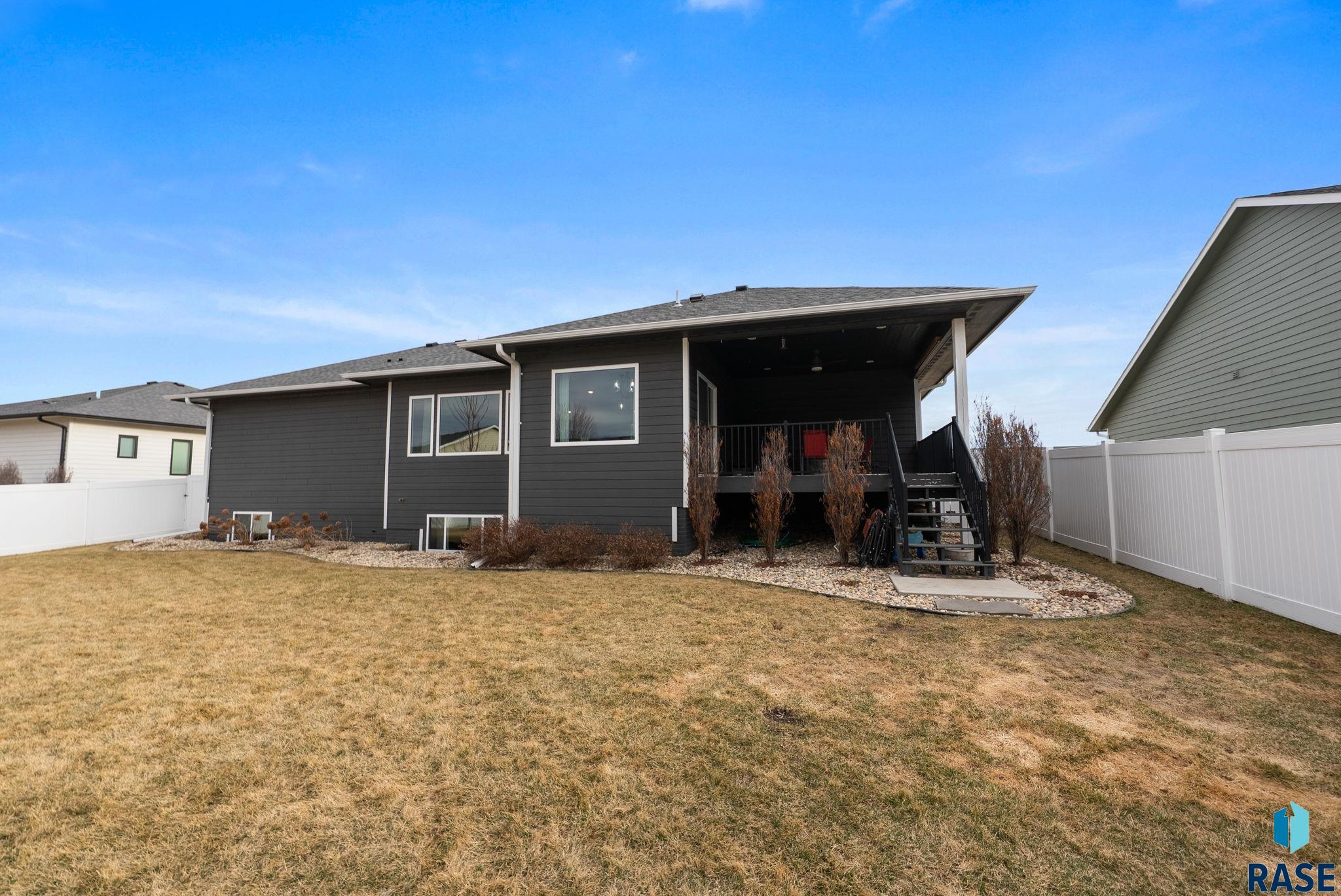 104 E Birchwood Dr