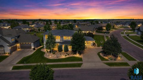 Photo of 2308 S Durango Dr, Sioux Falls, SD 57110 (MLS # 22603781)