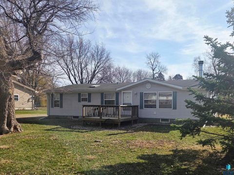 Homes For Sale - 212 S Perry Avenue<br/> Colman, SD 57017