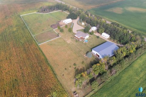 Photo of 48349 276th St, Canton, SD 57013 (MLS # 22602114)