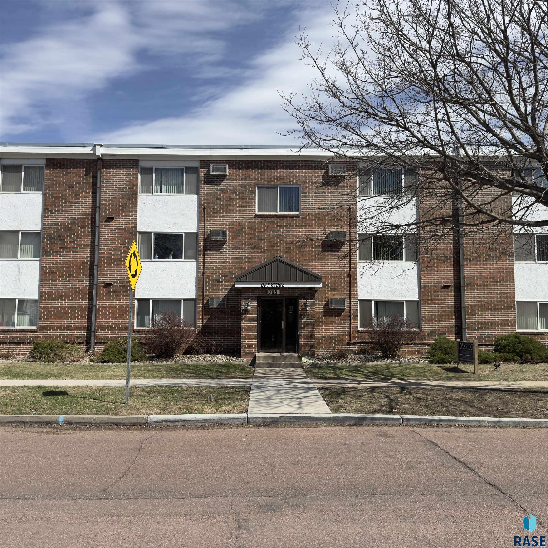 708 S Prairie Ave