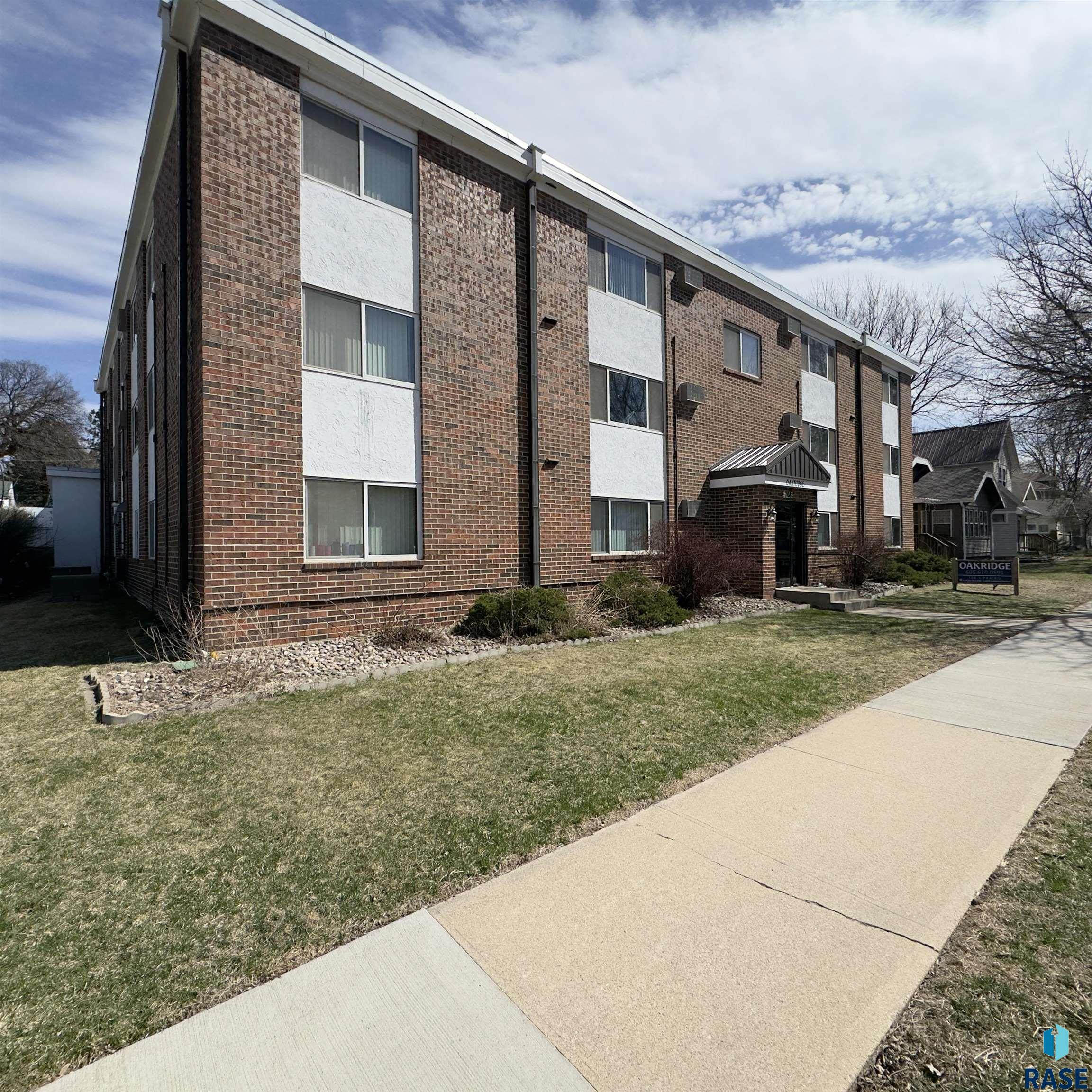 708 S Prairie Ave