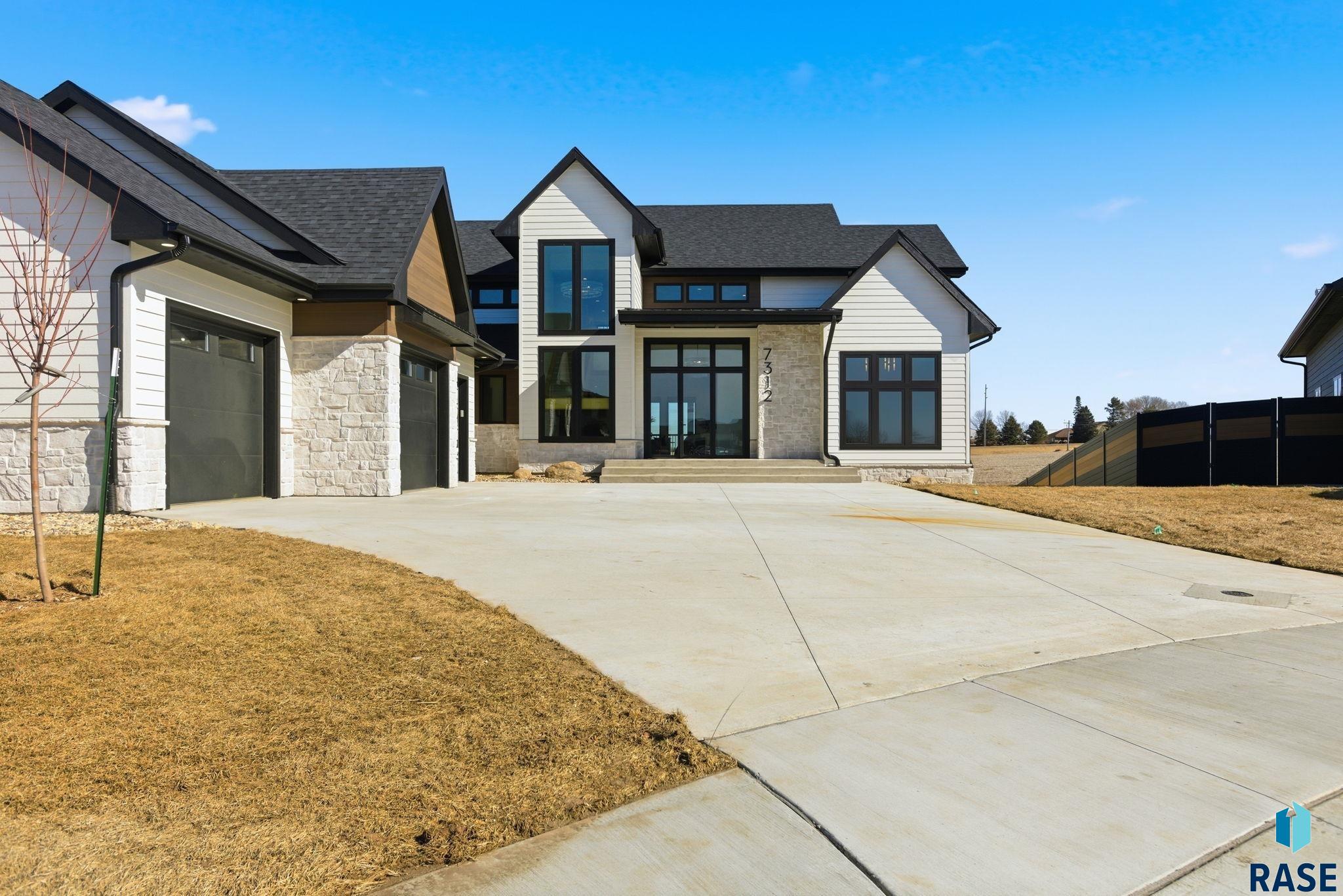 7312 Agate Cir