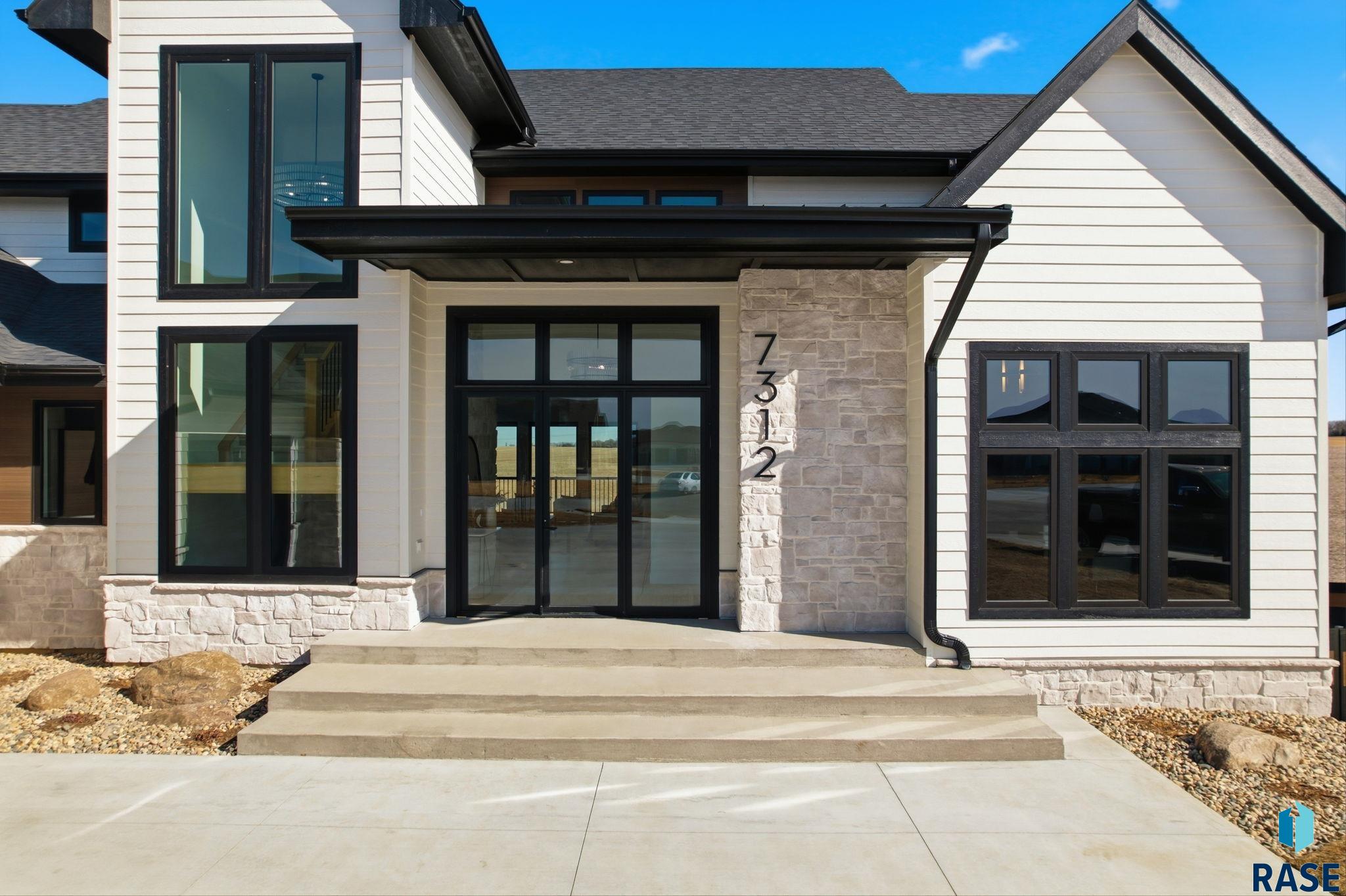 7312 Agate Cir