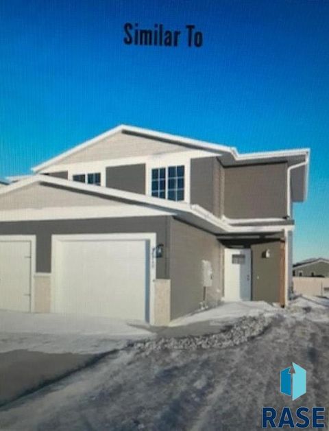 Photo of 9514 W Tunis Dr, Sioux Falls, SD 57106 (MLS # 22601975)