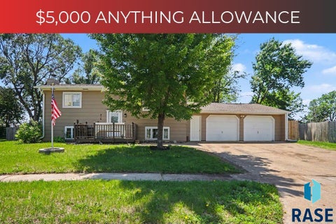 Homes For Sale - 916 S Patrician Court<br/> Brandon, SD 57005