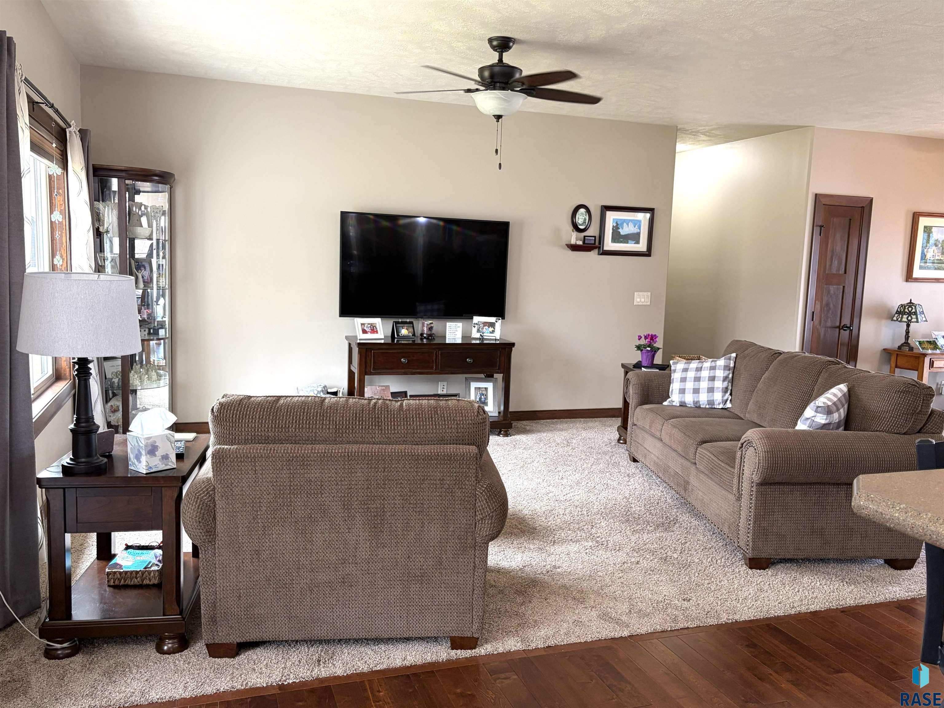 5725 E Meadow Oak Cir