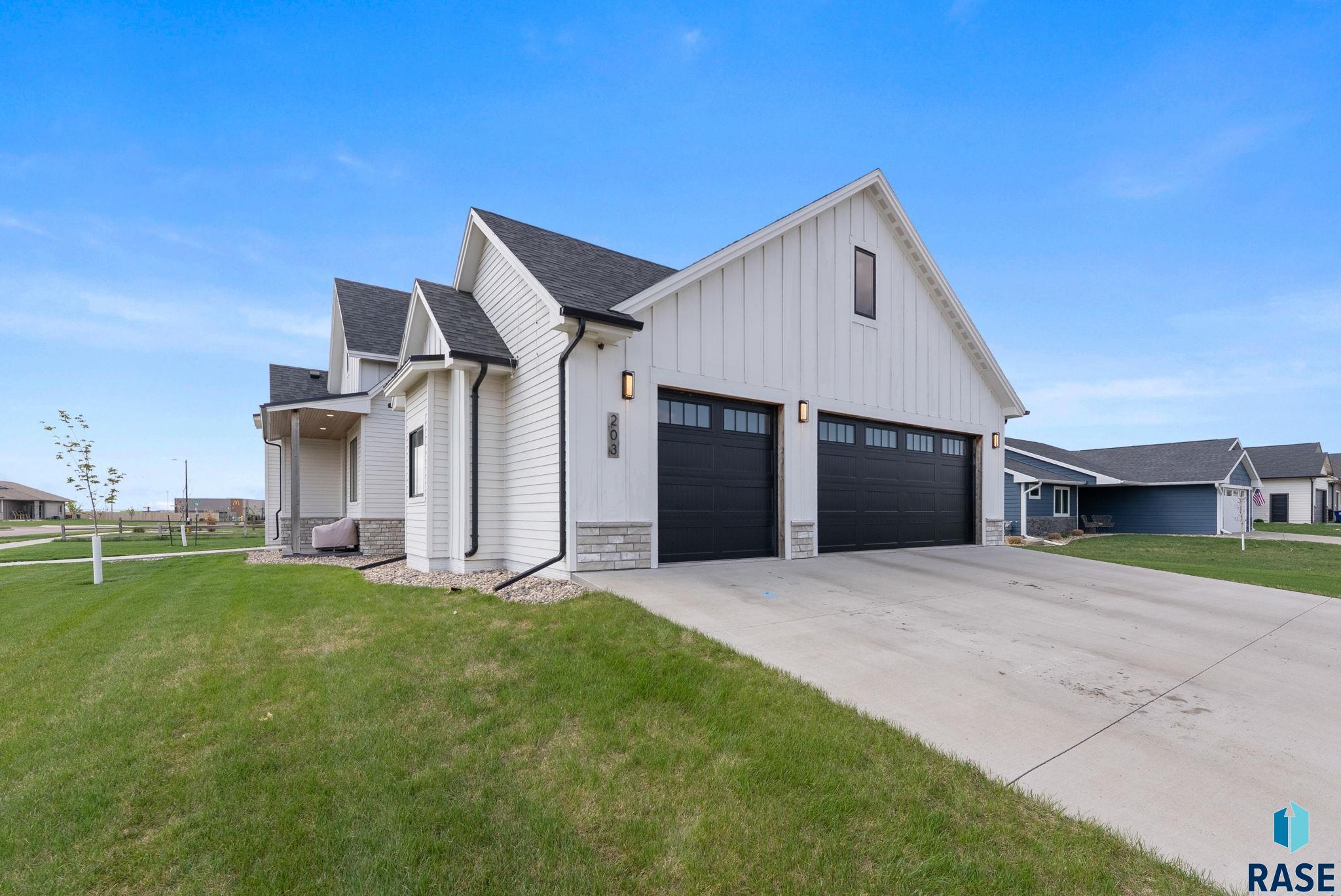 203 Central Cir