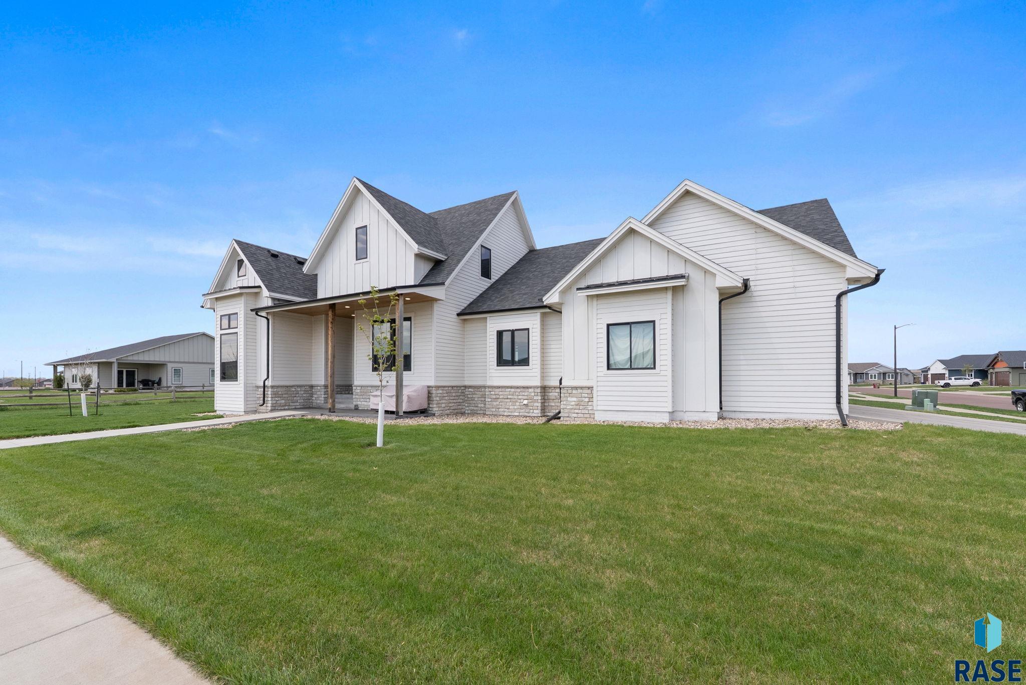 203 Central Cir