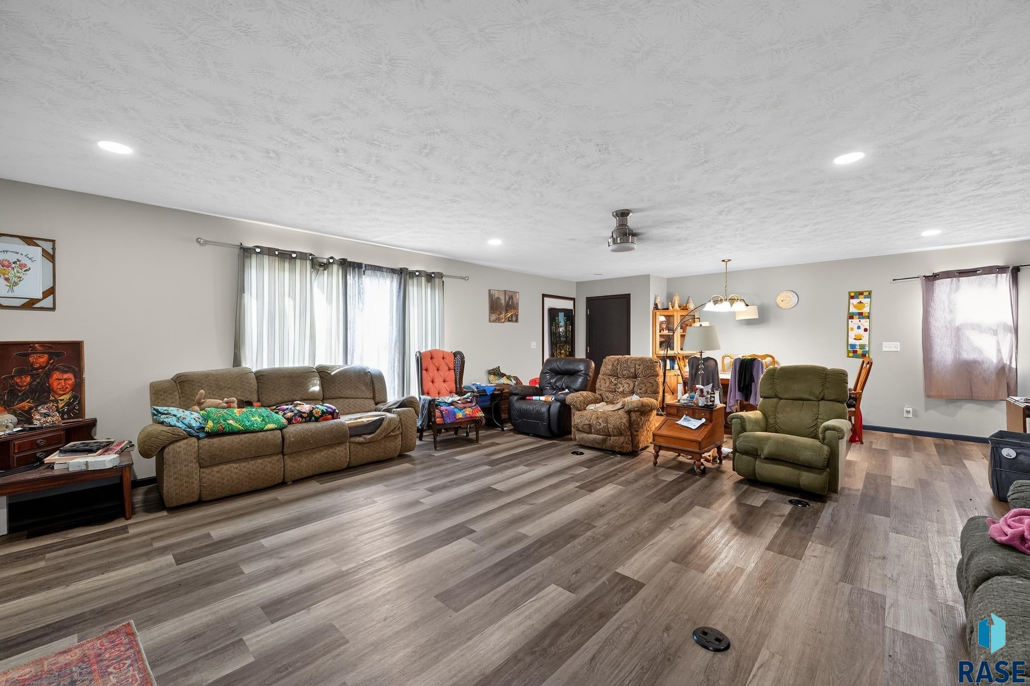 301 E 4th Ave