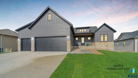 Homes For Sale - 2707 Homestead Street<br/> Harrisburg, SD 57032