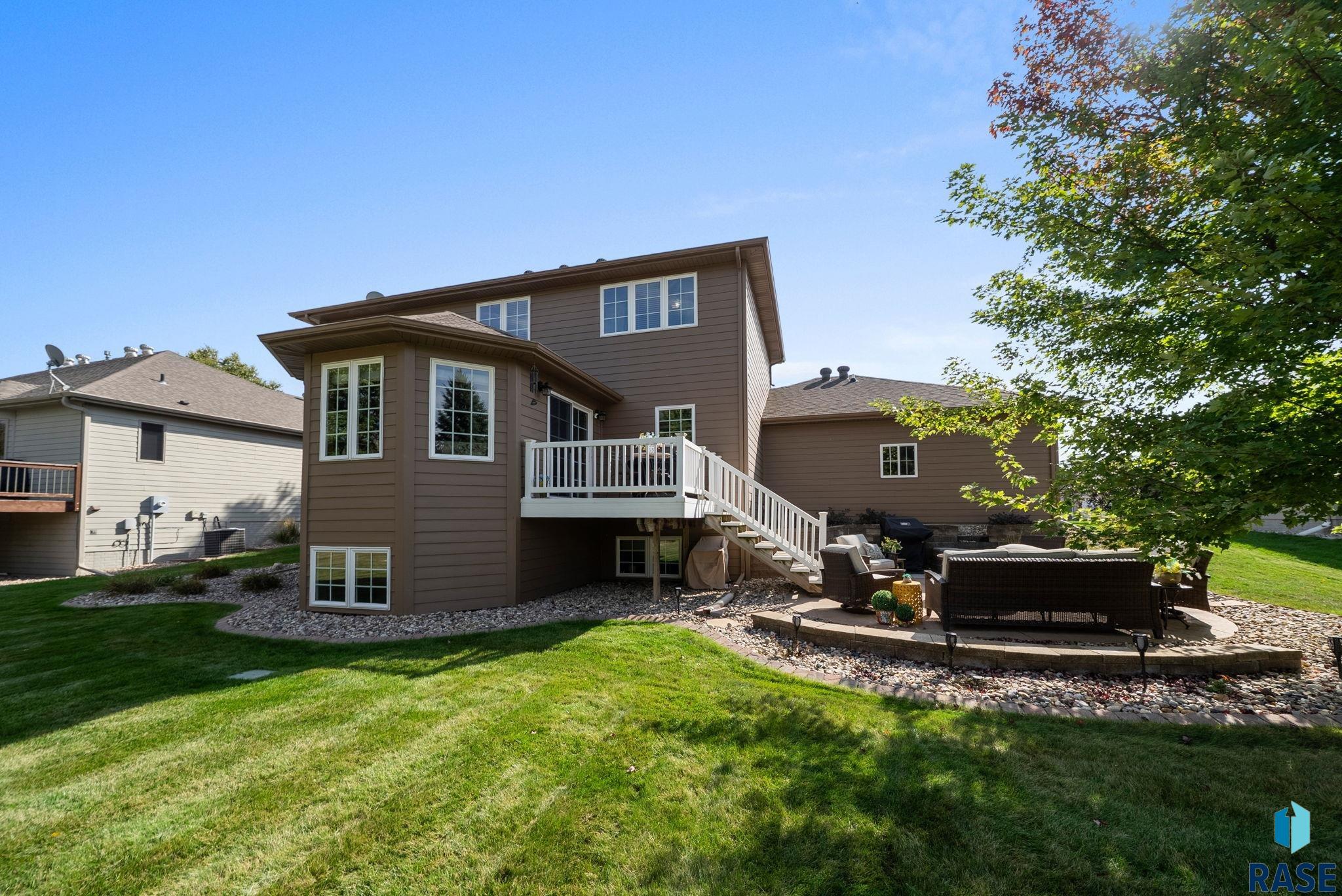 Sioux Falls, South Dakota 57108, United States, 4 Bedrooms Bedrooms, ,4 BathroomsBathrooms,Residential,Active,226775