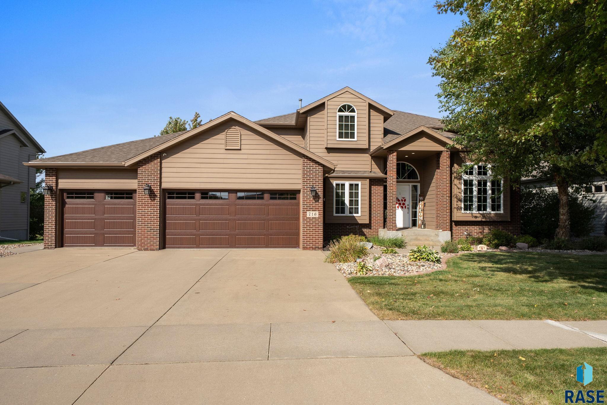 Sioux Falls, South Dakota 57108, United States, 4 Bedrooms Bedrooms, ,4 BathroomsBathrooms,Residential,Active,226775