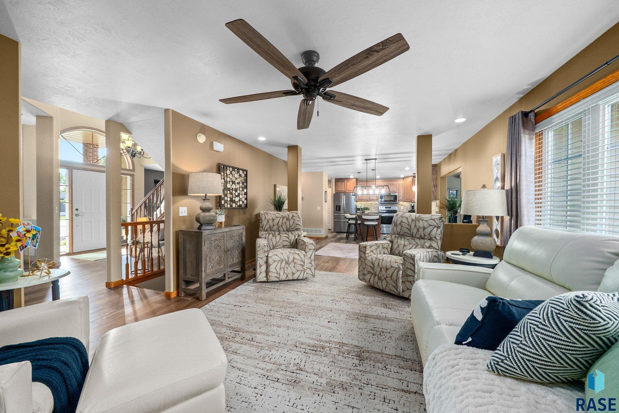 Sioux Falls, South Dakota 57108, United States, 4 Bedrooms Bedrooms, ,4 BathroomsBathrooms,Residential,Active,226775