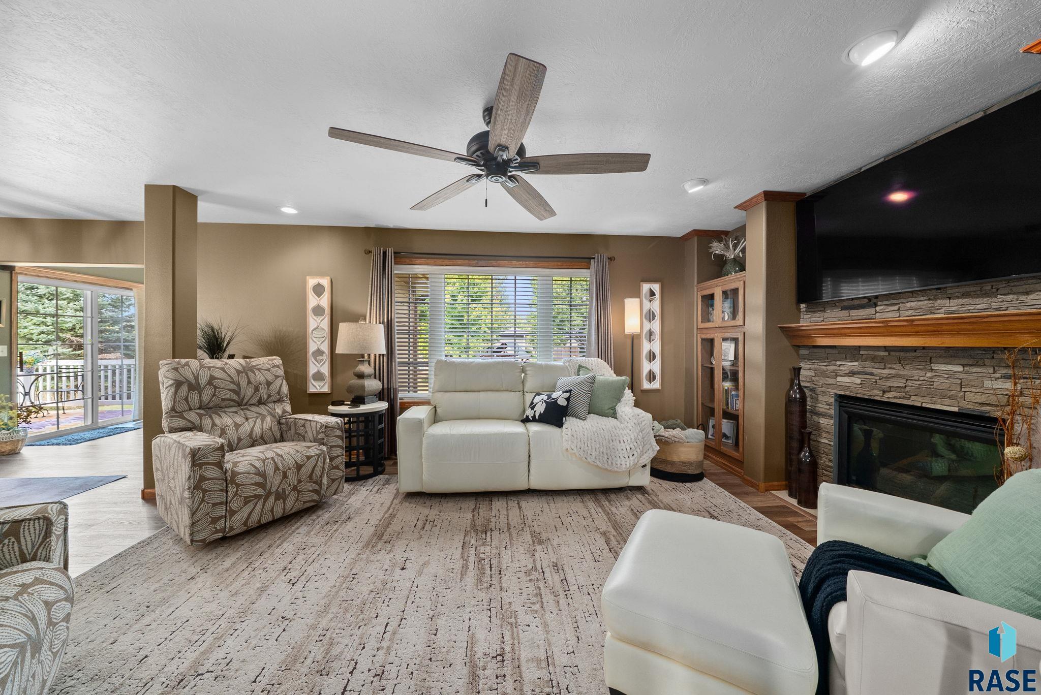 Sioux Falls, South Dakota 57108, United States, 4 Bedrooms Bedrooms, ,4 BathroomsBathrooms,Residential,Active,226775