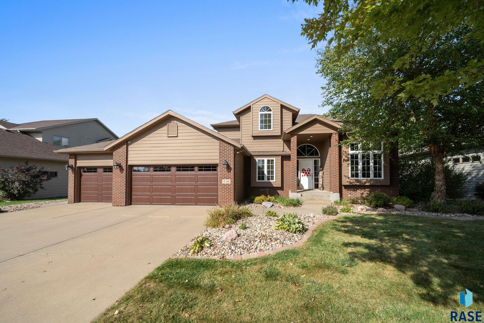 Sioux Falls, South Dakota 57108, United States, 4 Bedrooms Bedrooms, ,4 BathroomsBathrooms,Residential,Active,226775