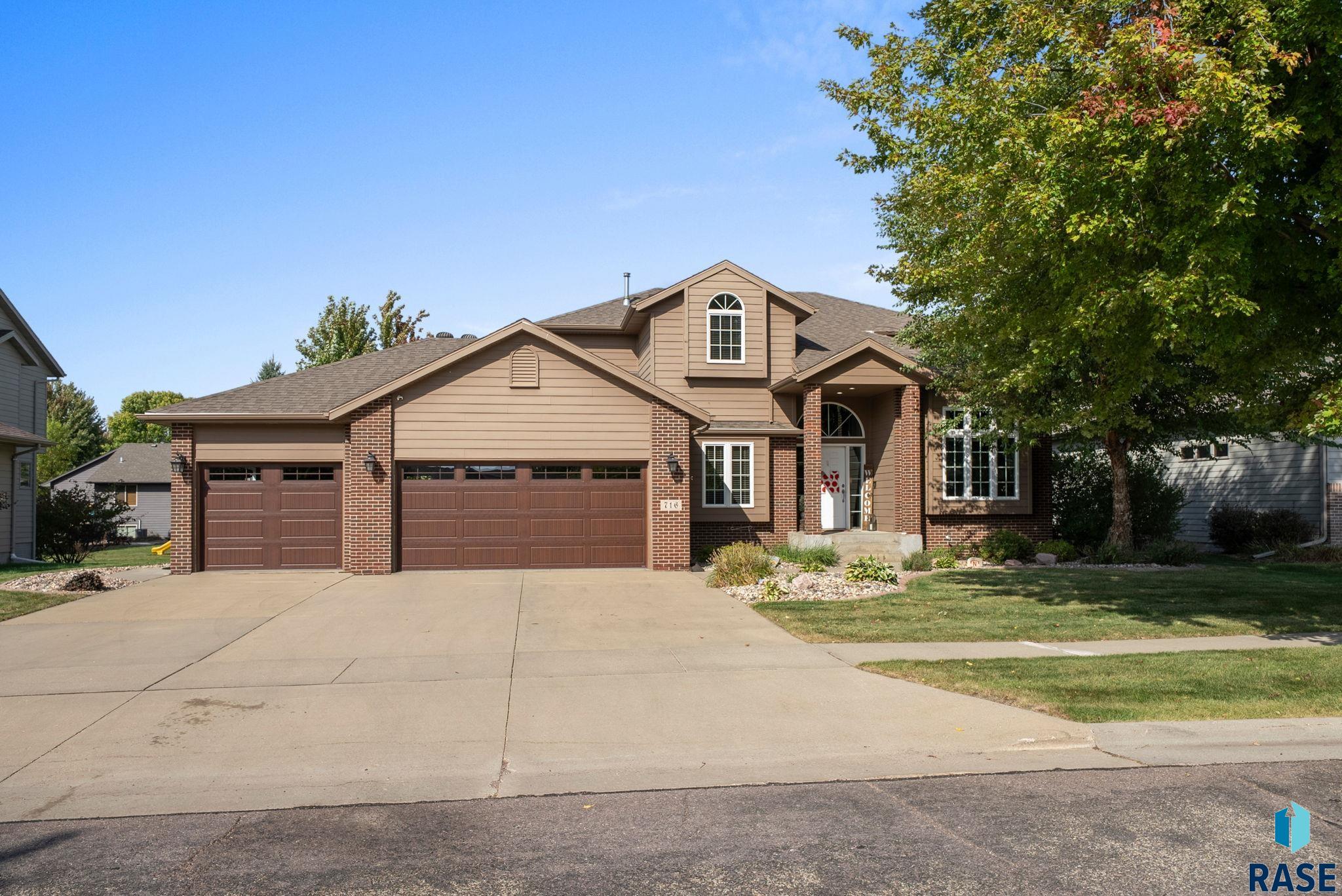 Sioux Falls, South Dakota 57108, United States, 4 Bedrooms Bedrooms, ,4 BathroomsBathrooms,Residential,Active,226775