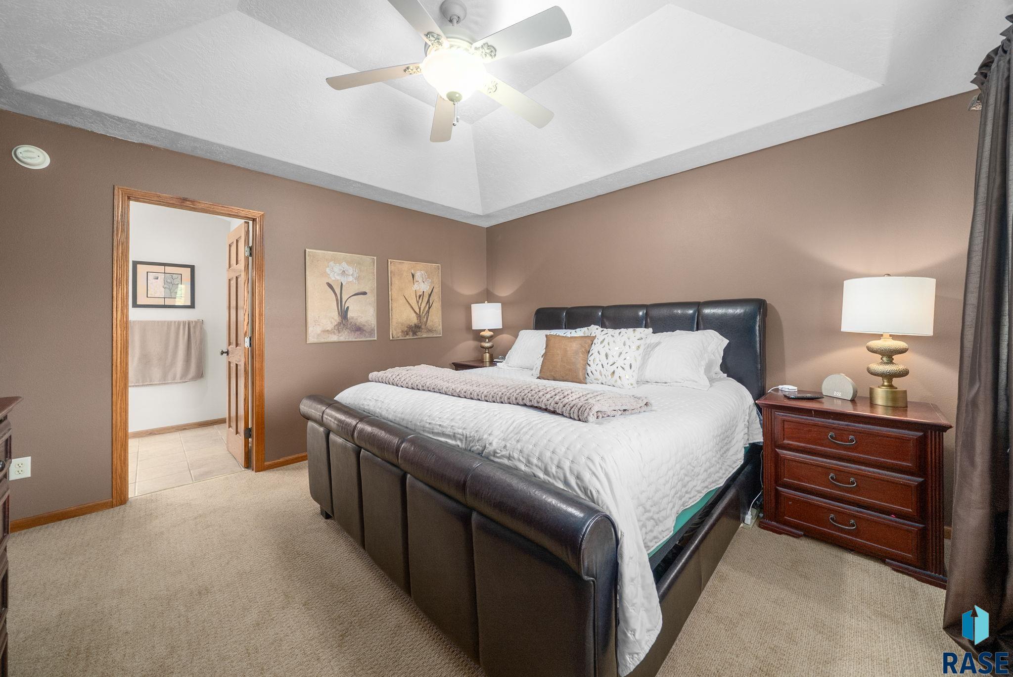 Sioux Falls, South Dakota 57108, United States, 4 Bedrooms Bedrooms, ,4 BathroomsBathrooms,Residential,Active,226775