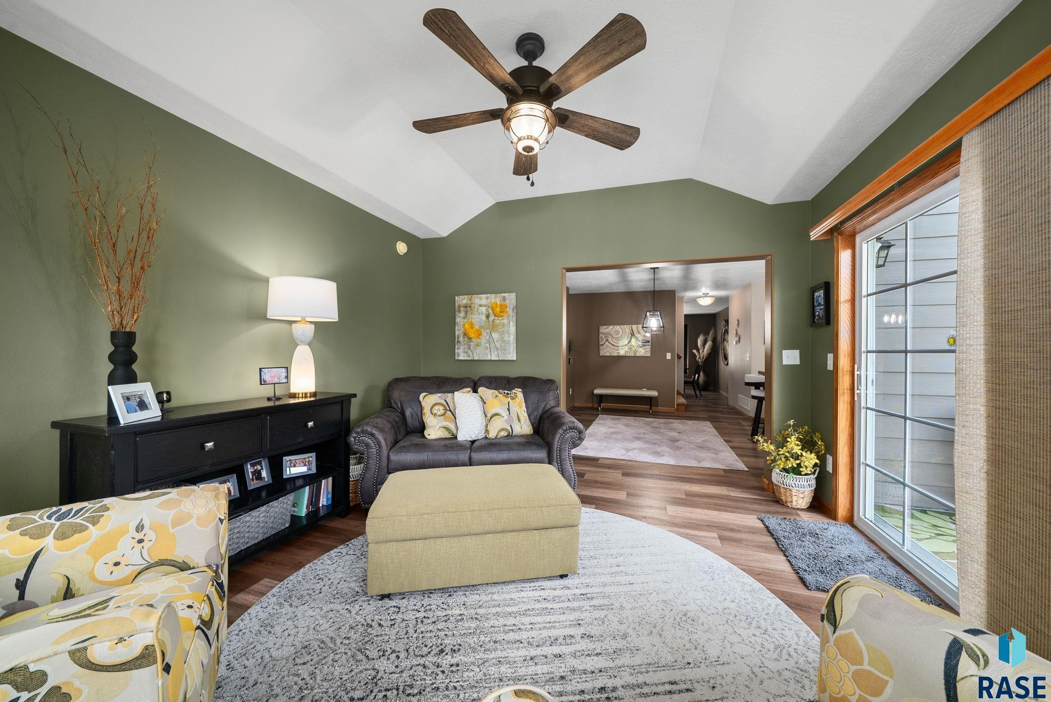 Sioux Falls, South Dakota 57108, United States, 4 Bedrooms Bedrooms, ,4 BathroomsBathrooms,Residential,Active,226775