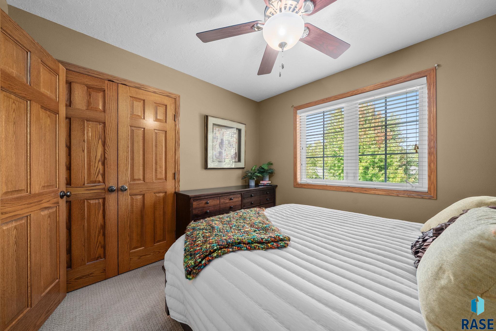 Sioux Falls, South Dakota 57108, United States, 4 Bedrooms Bedrooms, ,4 BathroomsBathrooms,Residential,Active,226775