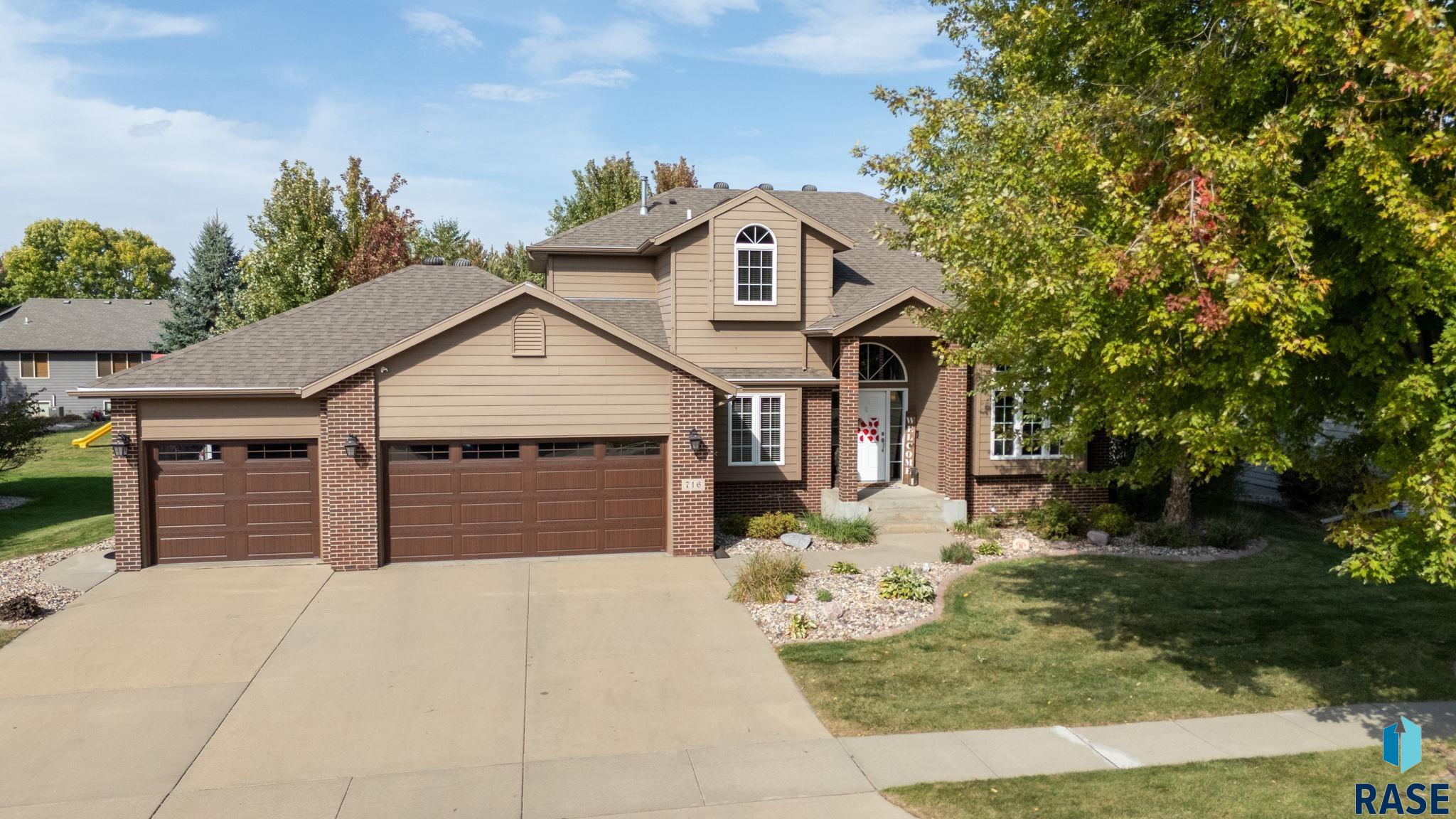 Sioux Falls, South Dakota 57108, United States, 4 Bedrooms Bedrooms, ,4 BathroomsBathrooms,Residential,Active,226775