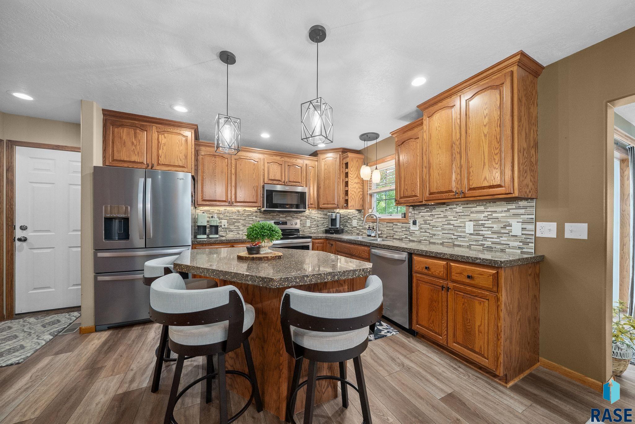 Sioux Falls, South Dakota 57108, United States, 4 Bedrooms Bedrooms, ,4 BathroomsBathrooms,Residential,Active,226775