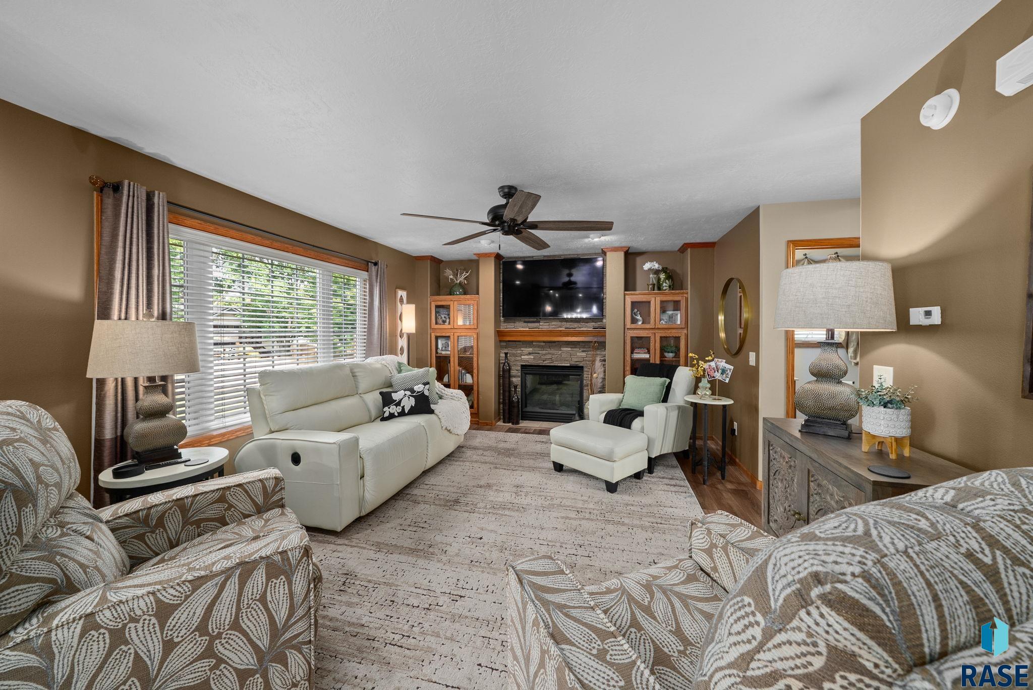 Sioux Falls, South Dakota 57108, United States, 4 Bedrooms Bedrooms, ,4 BathroomsBathrooms,Residential,Active,226775