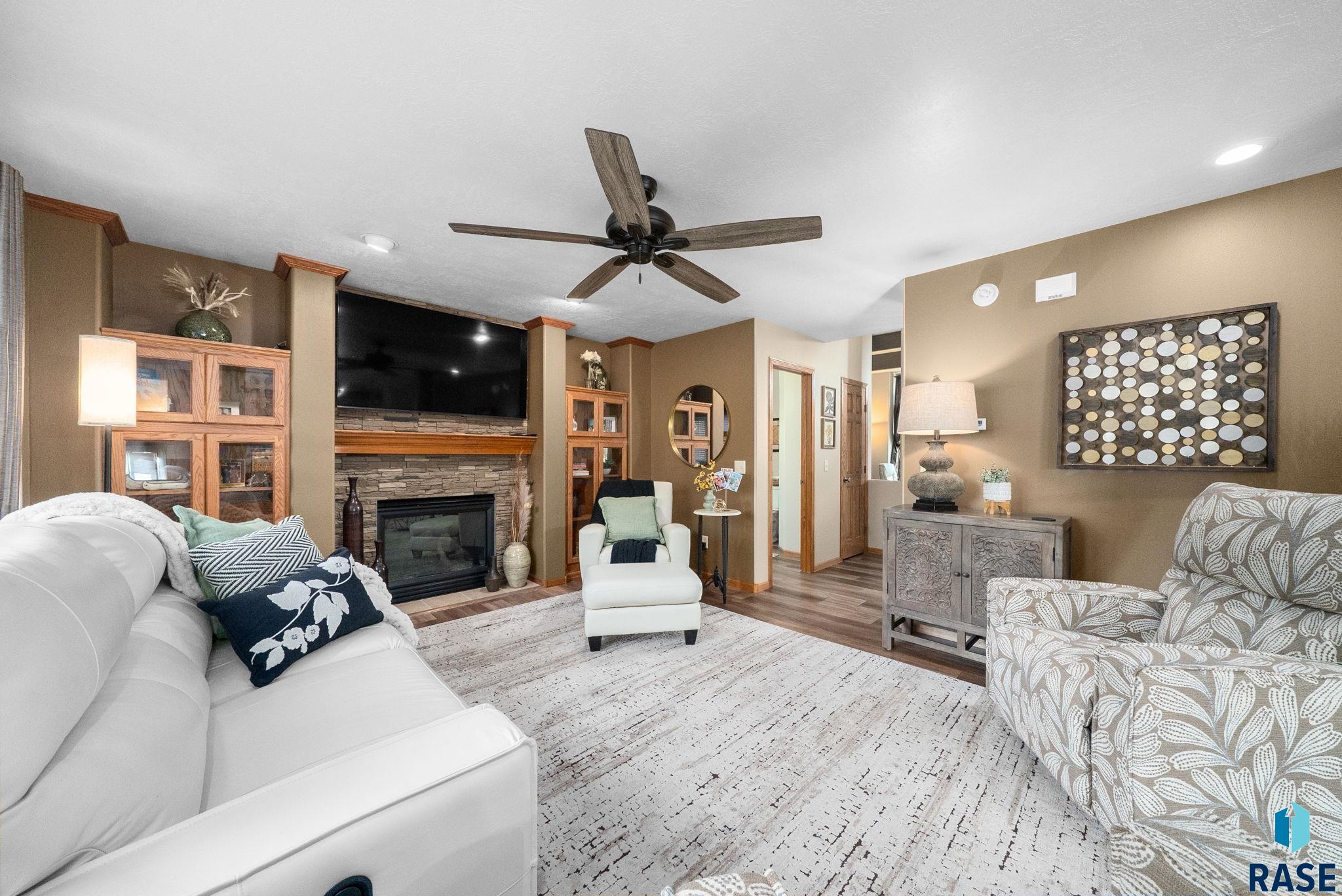 Sioux Falls, South Dakota 57108, United States, 4 Bedrooms Bedrooms, ,4 BathroomsBathrooms,Residential,Active,226775