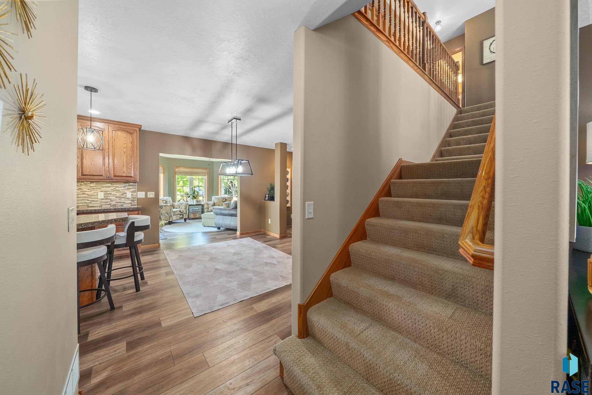 Sioux Falls, South Dakota 57108, United States, 4 Bedrooms Bedrooms, ,4 BathroomsBathrooms,Residential,Active,226775