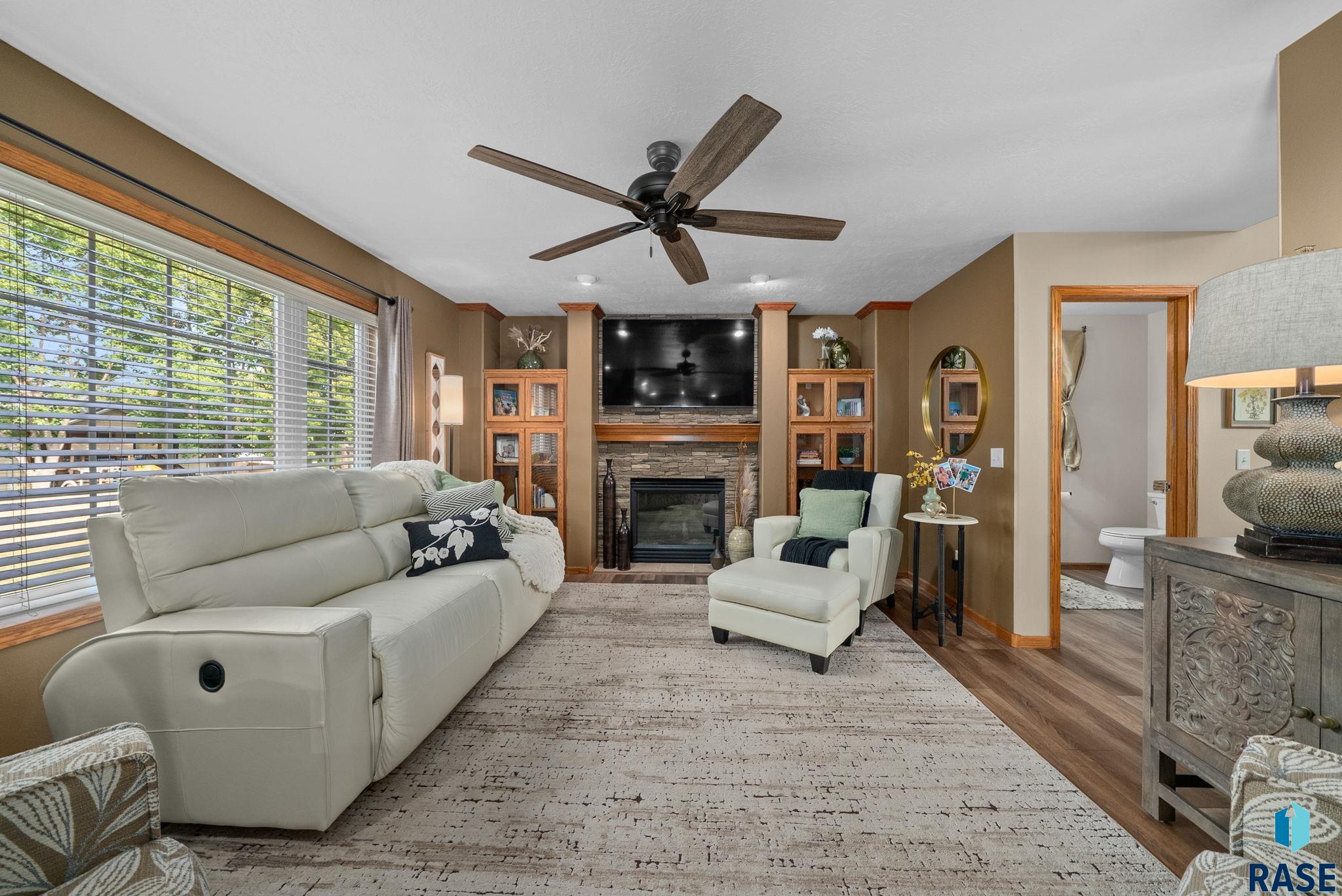 Sioux Falls, South Dakota 57108, United States, 4 Bedrooms Bedrooms, ,4 BathroomsBathrooms,Residential,Active,226775