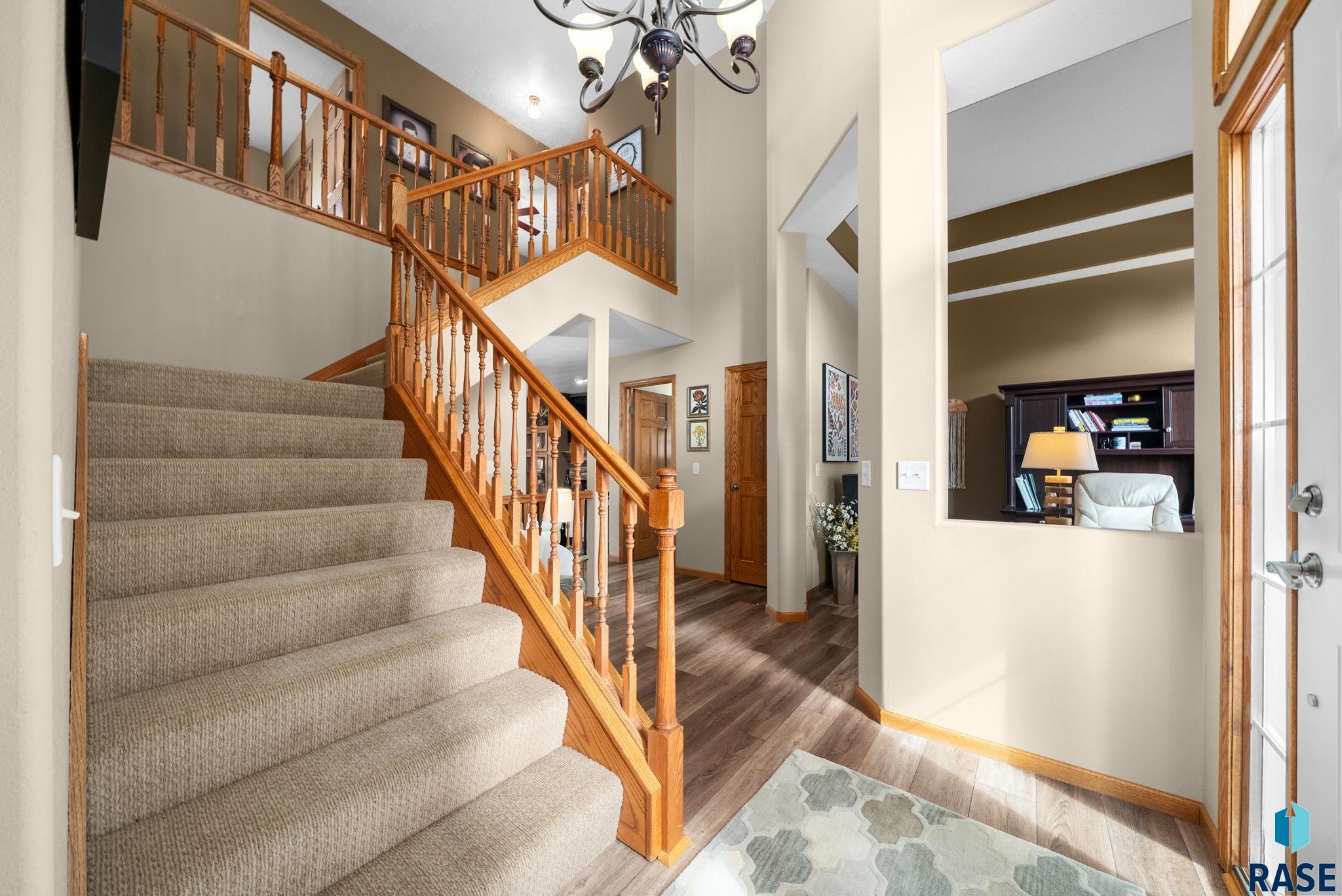 Sioux Falls, South Dakota 57108, United States, 4 Bedrooms Bedrooms, ,4 BathroomsBathrooms,Residential,Active,226775