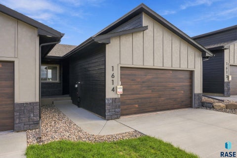 Townhouse For Sale - 1614 N Tillie Avenue<br/> Minnehaha County, Sioux Falls, SD 57110