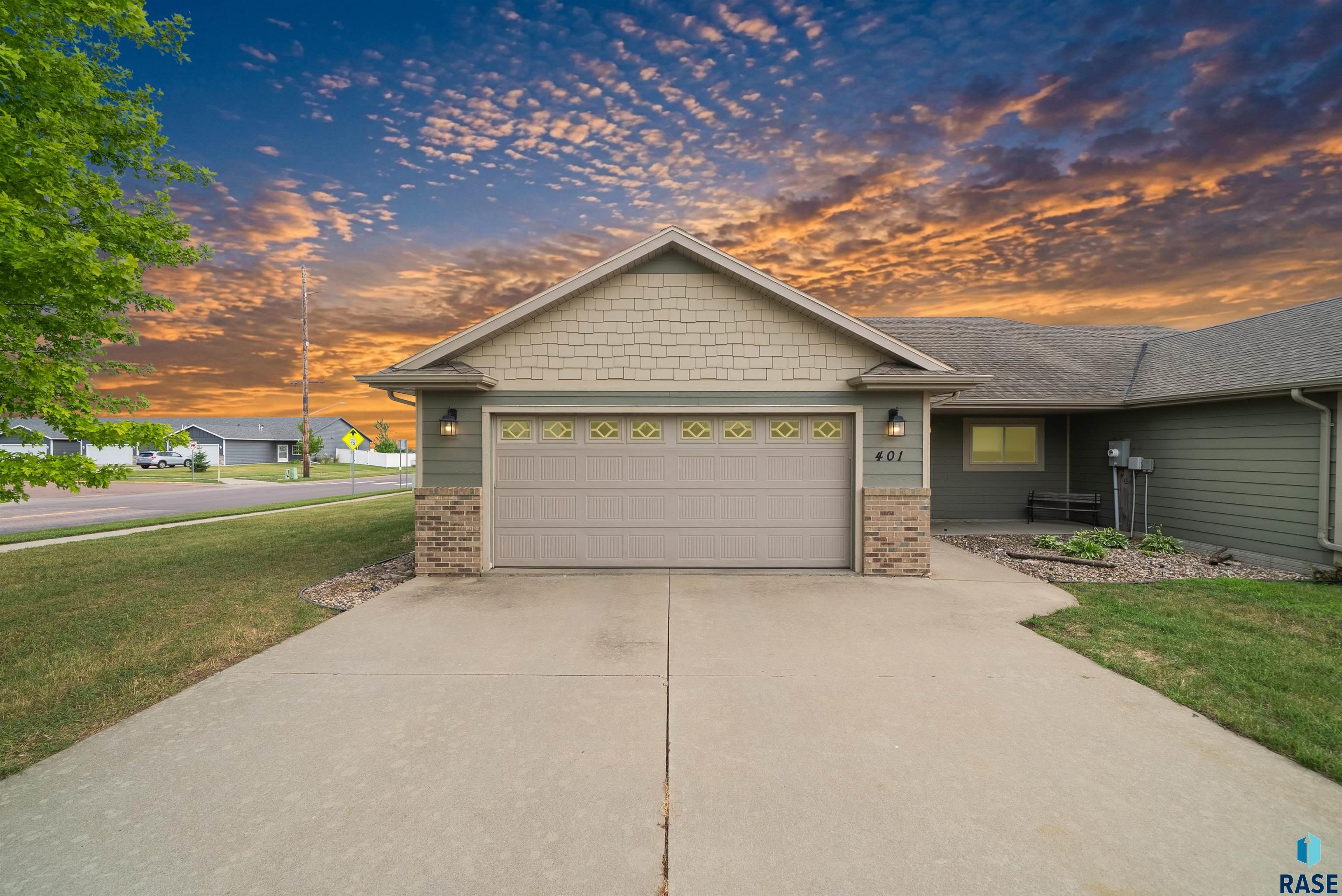 Photo 1 of 29 — 401 Cypress Cir, Harrisburg, SD 57032
