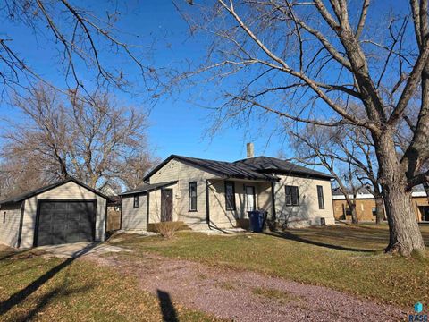 Homes For Sale - 511 N Main Avenue<br/> Mccook County, Bridgewater, SD 57319
