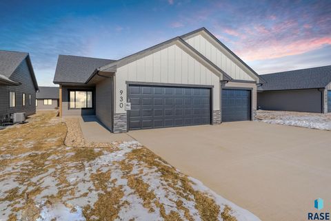 Homes For Sale - 930 E Dutch Street<br/> Tea, SD 57064