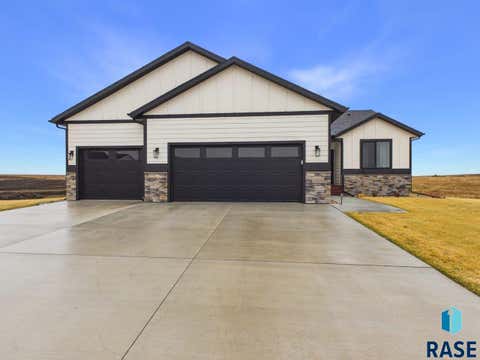 Homes For Sale - 5816 W Raleigh Circle<br/> Sioux Falls, SD 57107